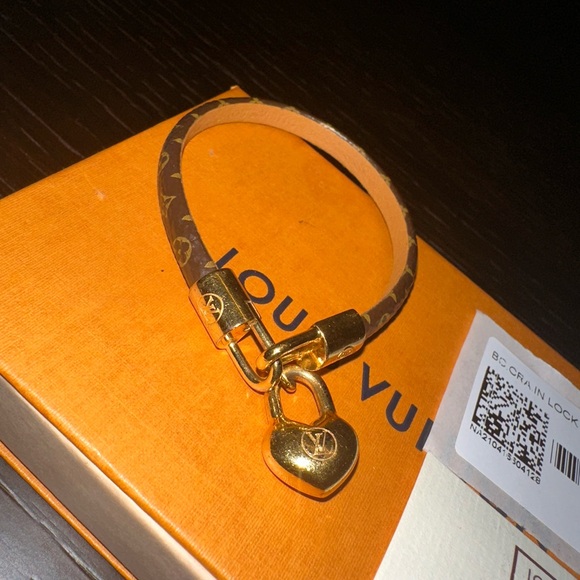 Crazy In Lock Bracelet | Louis Vuitton - Picture 4 of 6